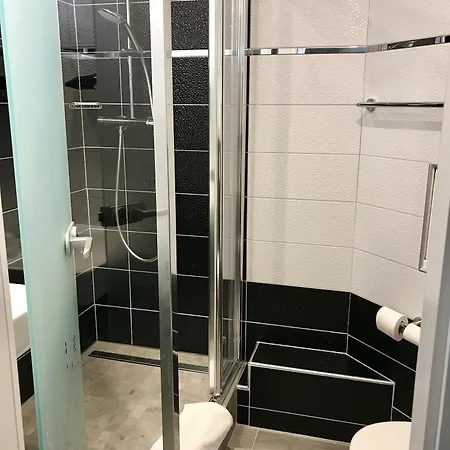 Ibis Styles Centre Gare Otel 3*