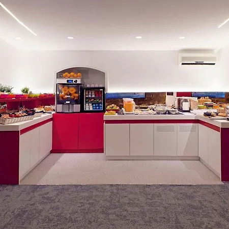 Ibis Styles Centre Gare Otel 3*