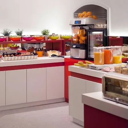 Ibis Styles Centre Gare Otel 3*